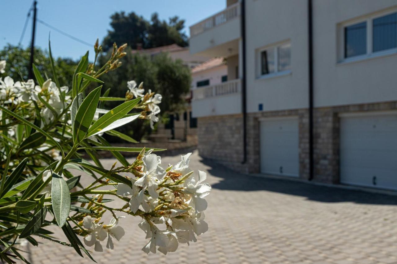 Apartments Janja Trogir Buitenkant foto